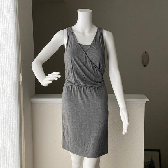 Banana Republic Dresses & Skirts - Banana Republic gray sleeveless jersey dress size XS